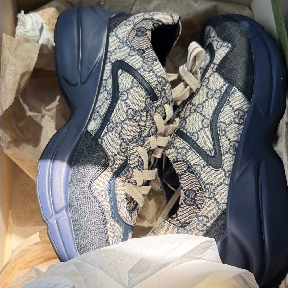 Gucci Olive Green and Beige Embossed Decorative Box - Picture 4 of 5